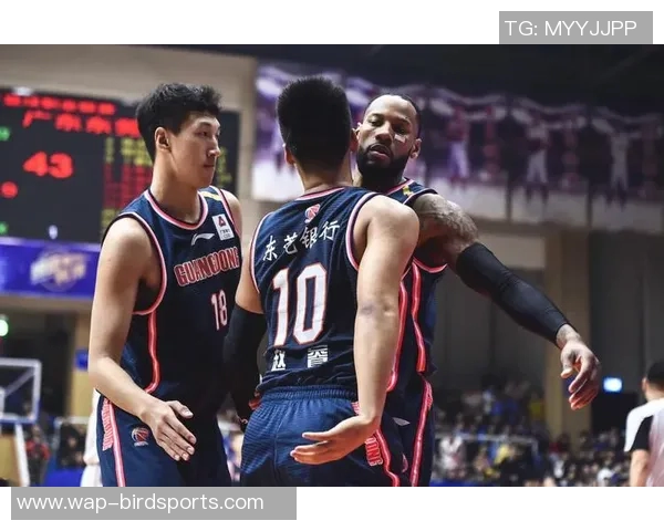 运动最新数据探寻重庆篮球队默契配合的秘密与训练背后的故事